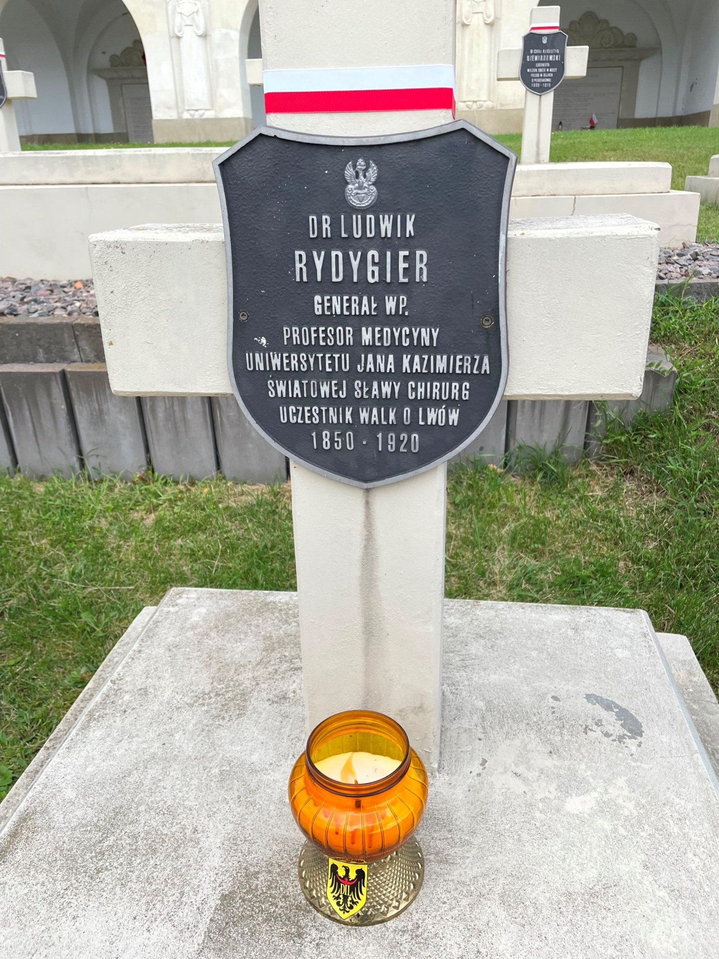 Ludwik Rydygier's tomb, Lviv by Dariusz Lewera - 03.jpg
